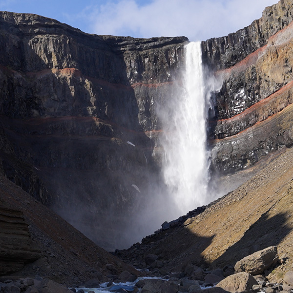 You are currently viewing Hiking to Hengifoss