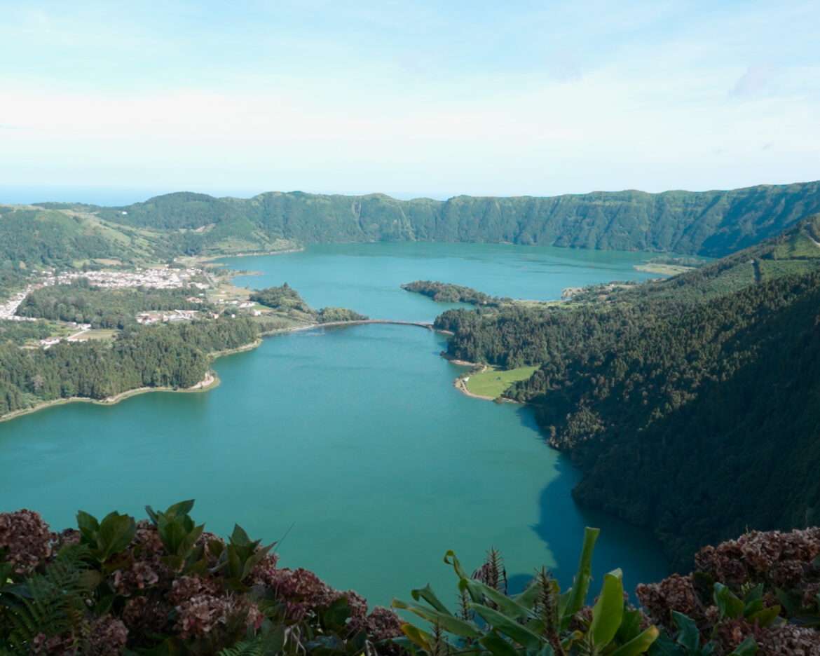 Lagoa Verde and Lagoa Azul seen from the Vista do Rei viewpoint above Sete Cidades